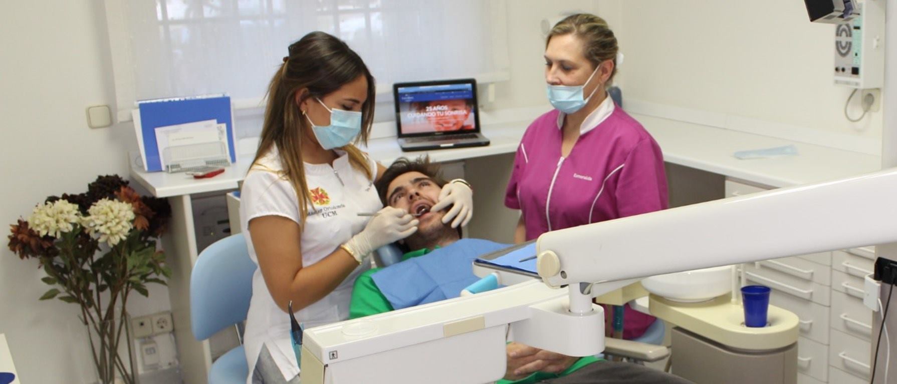  Mas de 30 años de experiencia cuidando tu salud bucodental. Tu sonrisa y salud, nuestra prioridad.