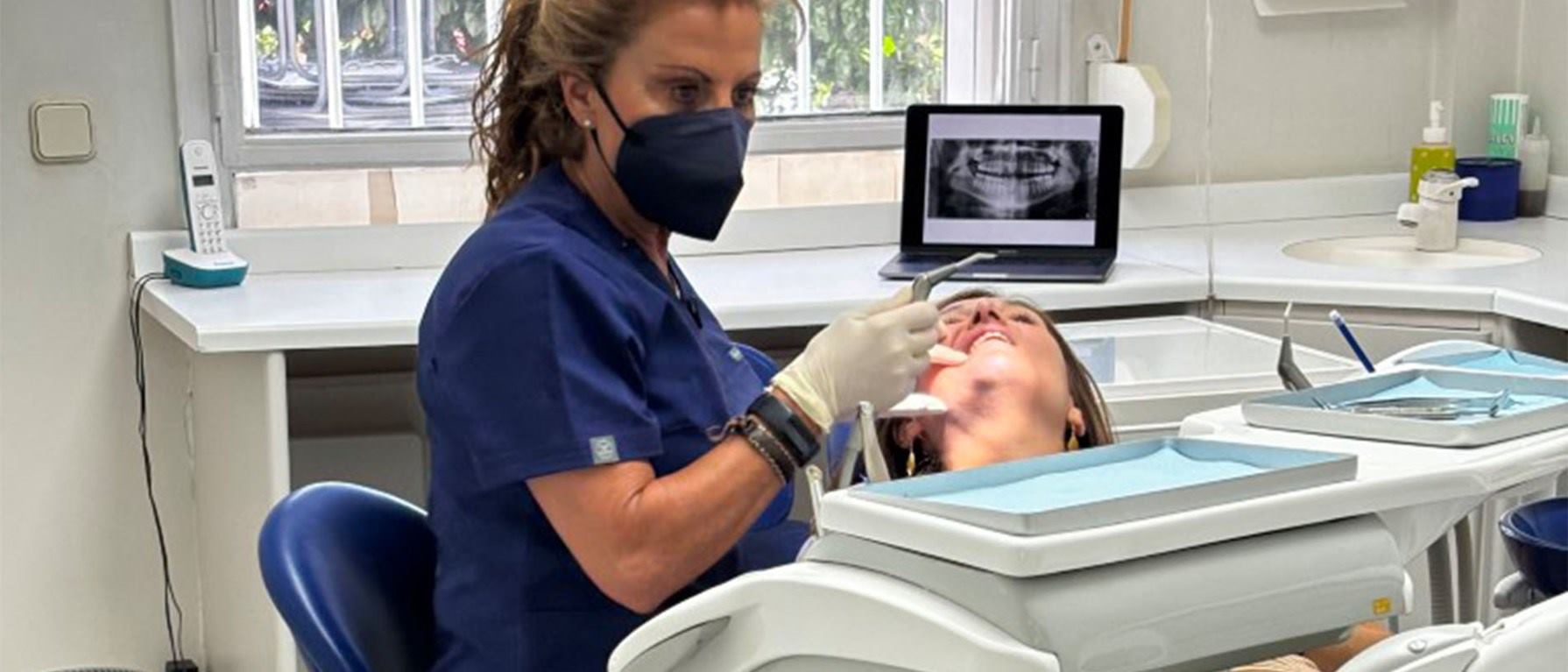  Mas de 30 años de experiencia cuidando tu salud bucodental. Tu sonrisa y salud, nuestra prioridad.